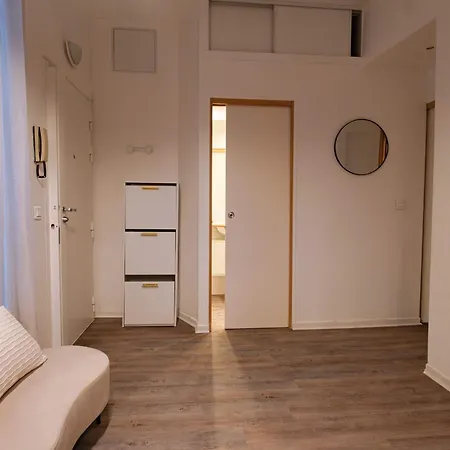 Charming Flat Louvres Opera Appartamento *